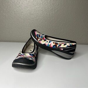 Bzees Flawless slip ons colorful women’s size 10